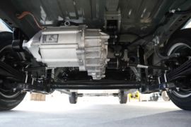 飞碟U5&nbsp;电动封闭厢货底盘图片