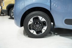 大通 eDeliver5 纯电动面包车64kWh