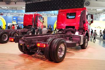 达夫XDC&nbsp;载货车外观                                                图片