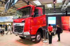 达夫 XFC 480马力 8X4 AMT自动档载货车