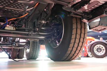 达夫XFC&nbsp;载货车底盘                                                图片