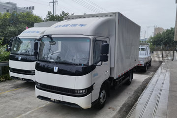 Զ�� ����H8E ���˰� 4.5T 4.15�׵��Ŵ��綯��ʽ�Ῠ100.46kWhͼƬ