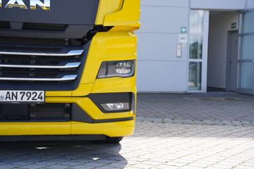 �� TGX 640���� 4X2ǣ����(TGX 18.640)ͼƬ