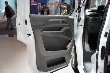 E transporter&nbsp;电动封闭厢货驾驶室图片