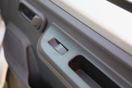 鲸卡T7&nbsp;载货车驾驶室                                               图片