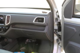 鲸卡T7&nbsp;载货车驾驶室                                               图片