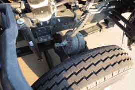 骏铃E5&nbsp;载货车底盘                                                图片