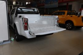 五十铃T30探险家&nbsp;皮卡上装                                                图片