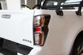 五十铃T30探险家&nbsp;皮卡上装                                                图片