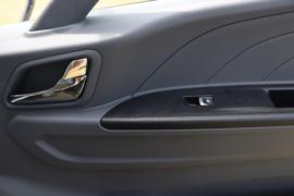 E路达&nbsp;电动冷藏车驾驶室图片