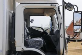 E路达&nbsp;电动冷藏车驾驶室图片