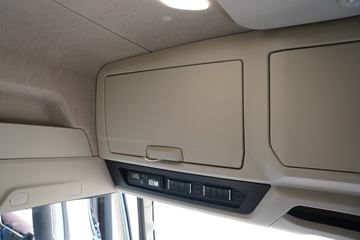 �ൺ��� ӥ; ͷ�Ȳ� 600���� 6X4 LNG�Զ���ǣ����(һ�����12��)(Һ��)ͼƬ