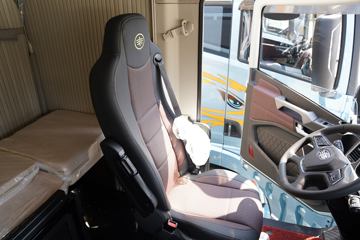 �ൺ��� ӥ; ͷ�Ȳ� 600���� 6X4 LNG�Զ���ǣ����(һ�����12��)(Һ��)ͼƬ