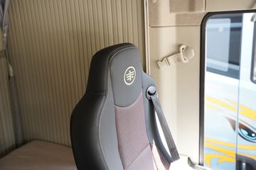 �ൺ��� ӥ; ͷ�Ȳ� 600���� 6X4 LNG�Զ���ǣ����(һ�����12��)(Һ��)ͼƬ