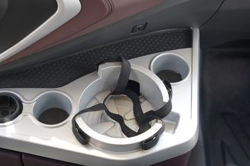 �ൺ��� ӥ; ͷ�Ȳ� 600���� 6X4 LNG�Զ���ǣ����(һ�����12��)(Һ��)ͼƬ