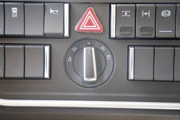 �ൺ��� ӥ; ͷ�Ȳ� 600���� 6X4 LNG�Զ���ǣ����(һ�����12��)(Һ��)ͼƬ