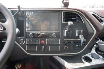 �ൺ��� ӥ; ͷ�Ȳ� 600���� 6X4 LNG�Զ���ǣ����(һ�����12��)(Һ��)ͼƬ