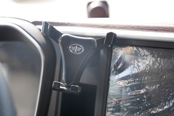 �ൺ��� ӥ; ͷ�Ȳ� 600���� 6X4 LNG�Զ���ǣ����(һ�����12��)(Һ��)ͼƬ