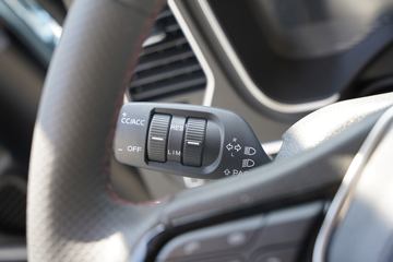 �ൺ��� ӥ; ͷ�Ȳ� 600���� 6X4 LNG�Զ���ǣ����(һ�����12��)(Һ��)ͼƬ