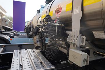 �ൺ��� ӥ; ͷ�Ȳ� 600���� 6X4 LNG�Զ���ǣ����(һ�����12��)(Һ��)ͼƬ