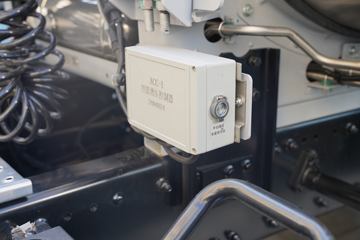 �ൺ��� ӥ; ͷ�Ȳ� 600���� 6X4 LNG�Զ���ǣ����(һ�����12��)(Һ��)ͼƬ