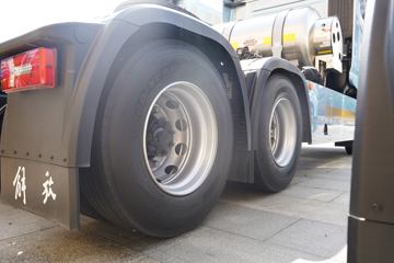 �ൺ��� ӥ; ͷ�Ȳ� 600���� 6X4 LNG�Զ���ǣ����(һ�����12��)(Һ��)ͼƬ