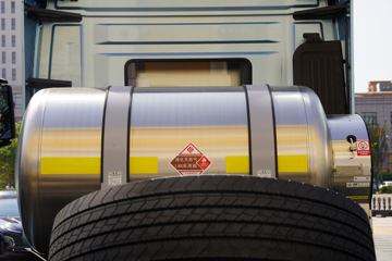 �ൺ��� ӥ; ͷ�Ȳ� 600���� 6X4 LNG�Զ���ǣ����(һ�����12��)(Һ��)ͼƬ