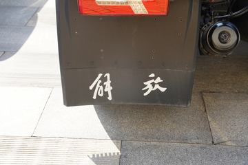 �ൺ��� ӥ; ͷ�Ȳ� 600���� 6X4 LNG�Զ���ǣ����(һ�����12��)(Һ��)ͼƬ