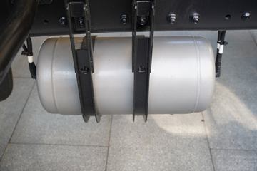 �ൺ��� ӥ; ͷ�Ȳ� 600���� 6X4 LNG�Զ���ǣ����(һ�����12��)(Һ��)ͼƬ