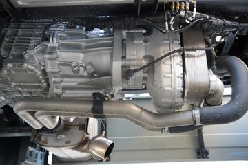 �ൺ��� ӥ; ͷ�Ȳ� 600���� 6X4 LNG�Զ���ǣ����(һ�����12��)(Һ��)ͼƬ