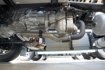 �ൺ��� ӥ; ͷ�Ȳ� 600���� 6X4 LNG�Զ���ǣ����(һ�����12��)(Һ��)ͼƬ