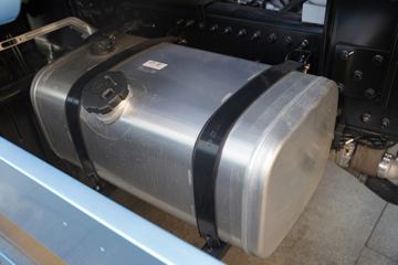 �ൺ��� ӥ; ͷ�Ȳ� 600���� 6X4 LNG�Զ���ǣ����(һ�����12��)(Һ��)ͼƬ