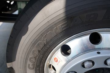 �ൺ��� ӥ; ͷ�Ȳ� 600���� 6X4 LNG�Զ���ǣ����(һ�����12��)(Һ��)ͼƬ