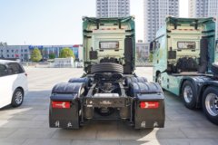 青岛解放 鹰途 商务舱 620马力 6X4 AMT自动档牵引车(速比3.36)(带液缓)(CA4257P35K18T1E6A80)