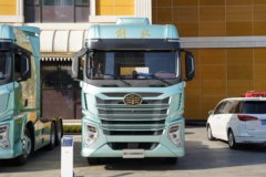 青岛解放 鹰途 商务舱 620马力 6X4 AMT自动档牵引车(速比3.36)(带液缓)(CA4257P35K18T1E6A80)