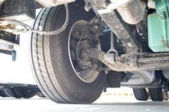 青岛解放 鹰途 商务舱 620马力 6X4 AMT自动档牵引车(速比3.36)(带液缓)(CA4257P35K18T1E6A80)