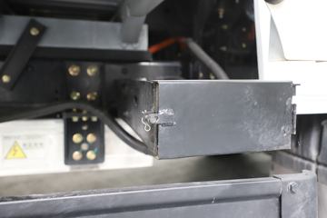 �ɵ�EF3 2024�� 4.3T 4.01�׵��Ŵ��綯����С��63.75kWhͼƬ