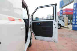 橙仕01&nbsp;电动封闭厢货驾驶室图片