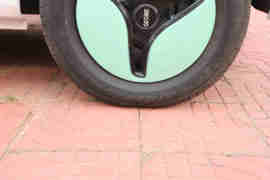 橙仕01&nbsp;电动封闭厢货底盘图片