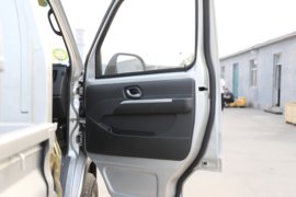 锐腾EV&nbsp;电动载货车内饰图片