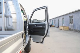 锐腾EV&nbsp;电动载货车内饰图片
