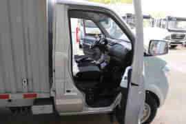 EC31&nbsp;电动载货车内饰图片