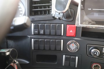 �й�����HOWO ͳ˧ 4.5T 4.15�׵��Ŵ��綯��ʽ�Ῠ100.46kWhͼƬ