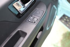 陕汽商用车 智云S300 4.5T 4.2米单排纯电动厢式轻卡(气刹)100.46kWh