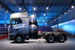 东风华神 HS7 580马力 6X4 LNG 自动档牵引车(万里扬12档)(液缓)(DFD4258GL6N)