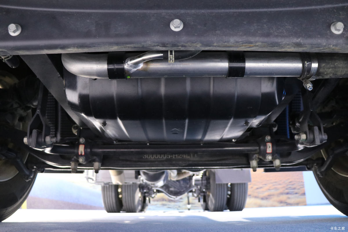 华神HS7牵引车底盘图片