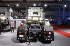 东风华神 HS7 590马力 6X4 LNG自动档牵引车(液缓)(DFD4258GL6N)