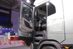 东风华神 HS7 580马力 6X4 牵引车(液缓)(DFD4258GL6QF5)