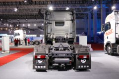 东风华神 HS7 680马力 6X4 AMT自动档牵引车(液缓)