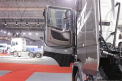 东风华神 HS7 680马力 6X4 AMT自动档牵引车(液缓)